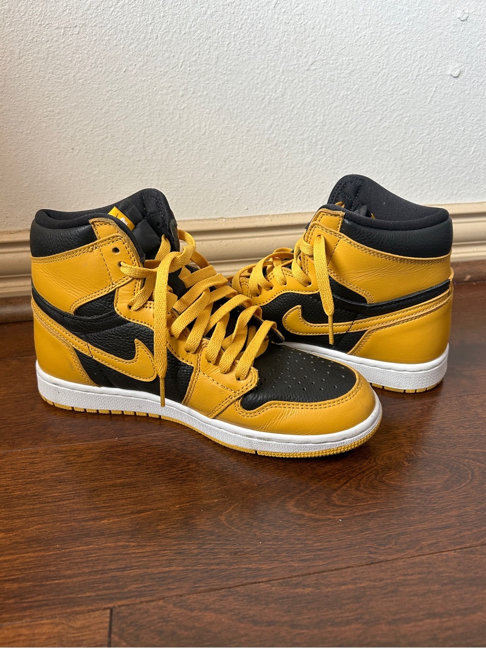 Air Jordan 1 Retro High OG Pollen